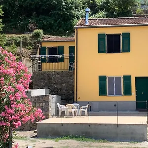 https://casina-vacanze-chiara.hotelitalianriviera.com